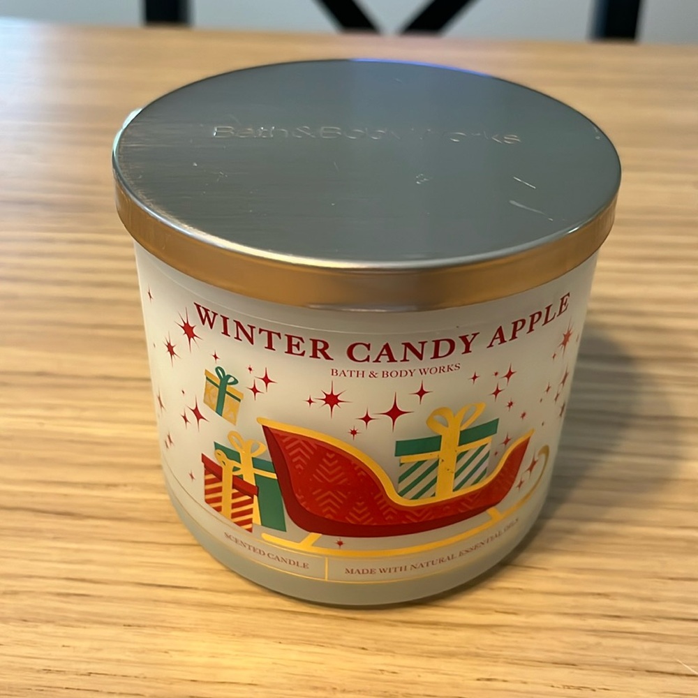 Bath & Body Works 3 Wick Candle. Winter Candy Apple.